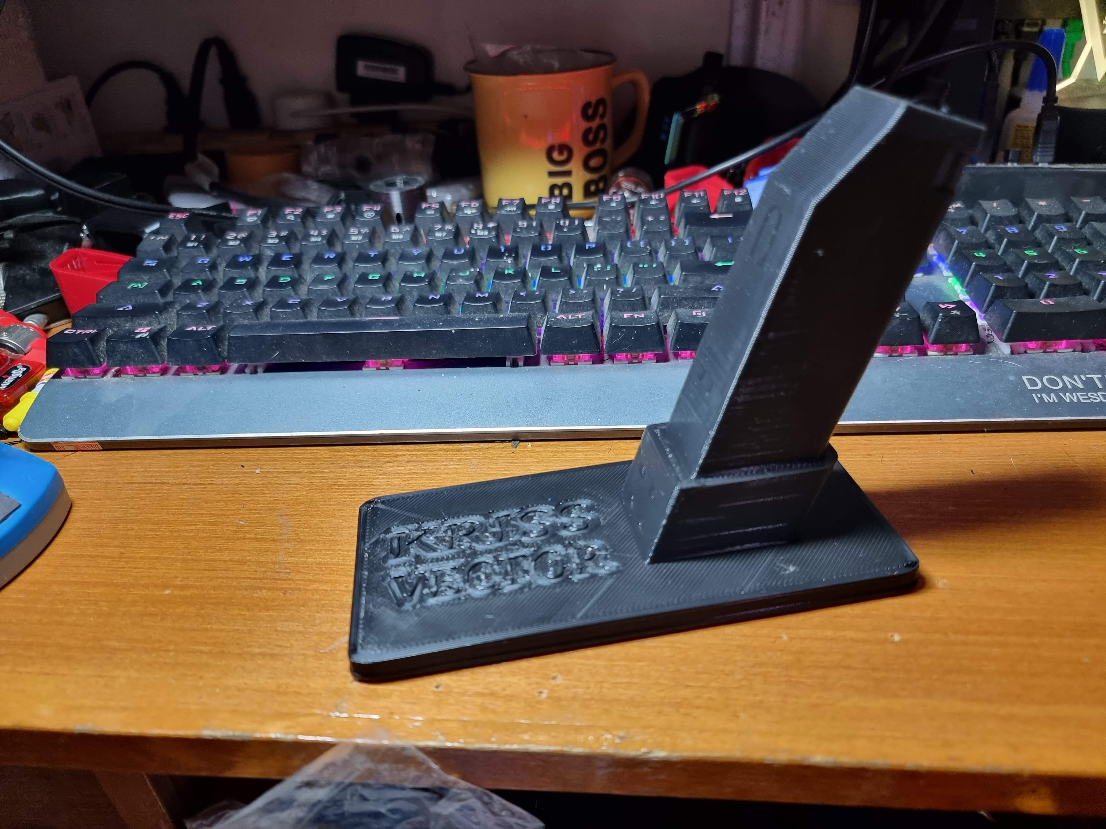 3d printed kriss vector toy stand