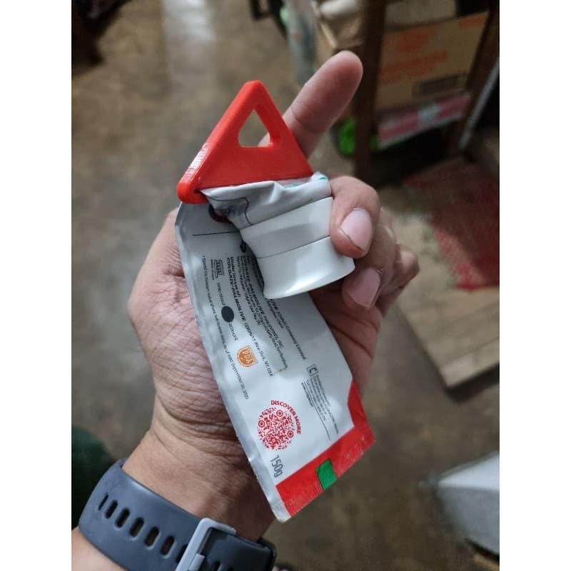Jomar's 3d printed toothpaste squeezer holder